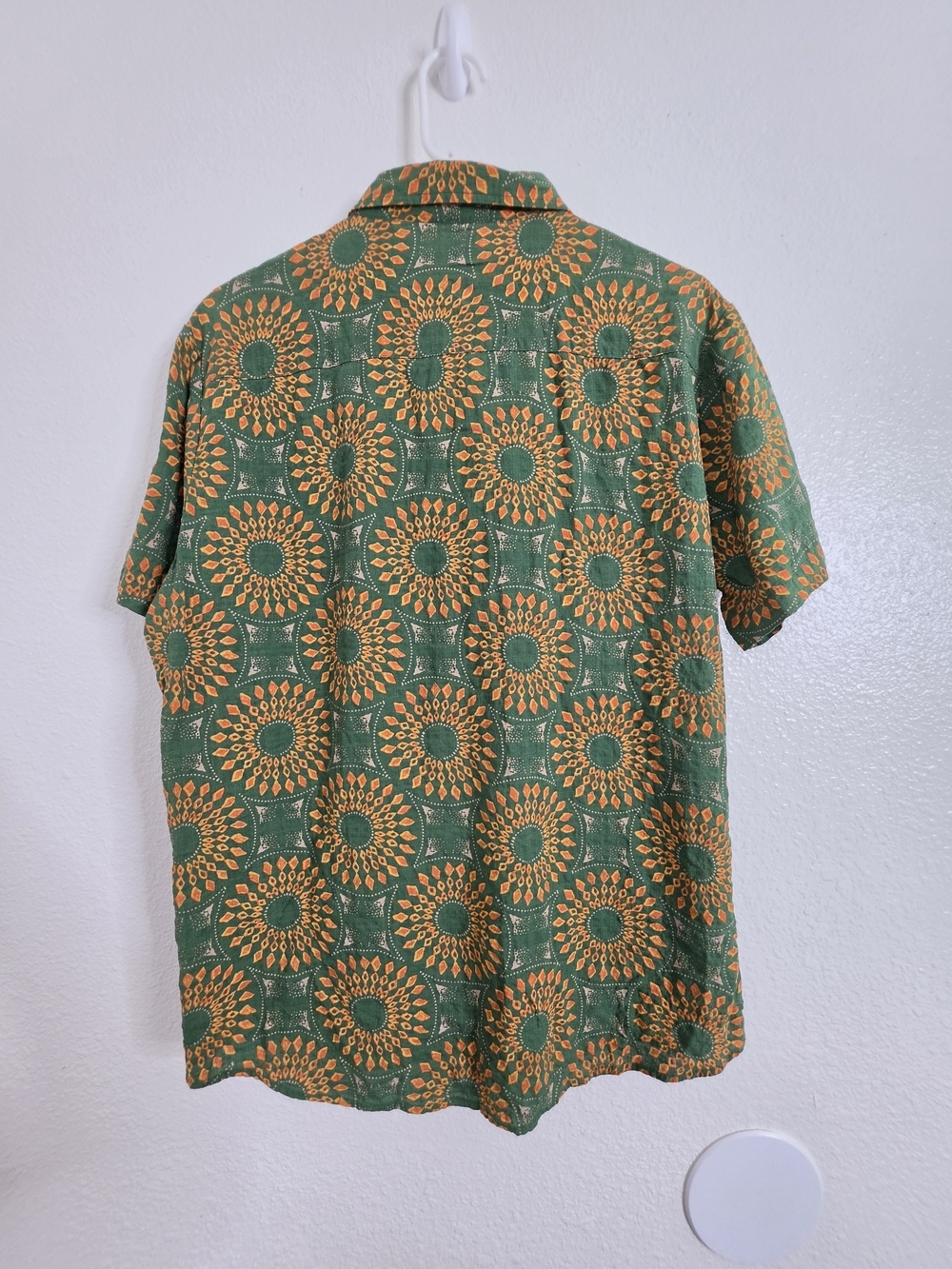 Vatpove Mens Size M Green Orange Geometric Medallion Short Sleeve Button Shirt - Picture 9 of 9